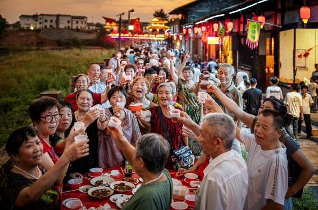 新华社报道：南丰这座宝藏古镇，藏着烟火气与书卷气！