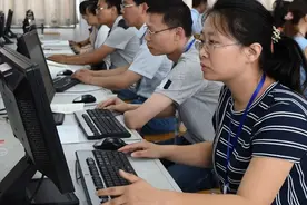 高考出现“神仙卷面”，老师看后舍不得扣分，字迹工整胜过印刷体图片