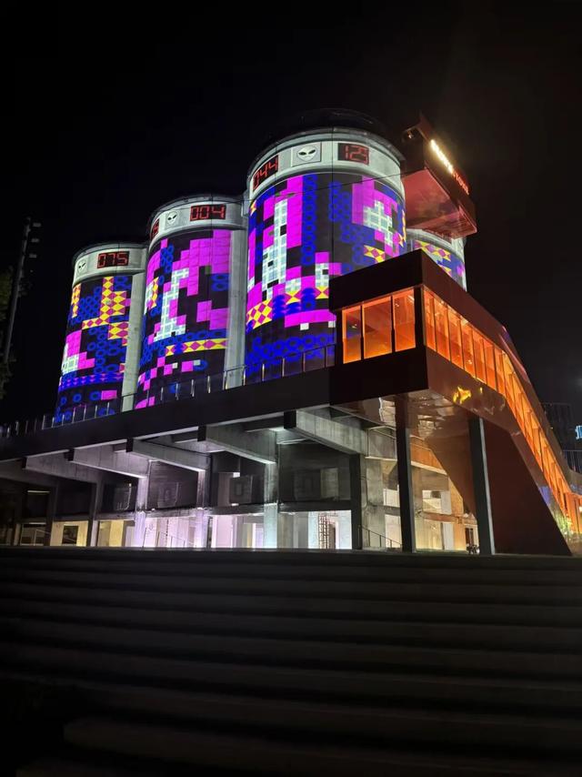 徐汇滨江打卡攻略上线！8大光影点位，五感沉浸式夜游太绝了