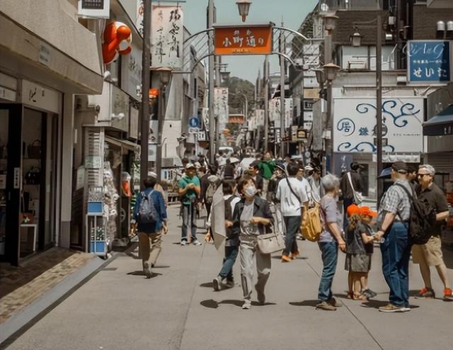 行动已开始，日本包机降落台岛，机上人身份特殊，中方删掉2个字