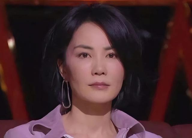 王菲这下栽跟头了！释永信被调查，第一个怀疑的就是常年信佛的她