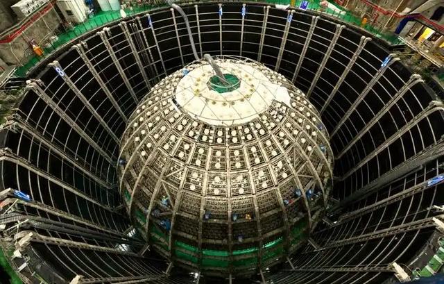 核电站旁挖700米深坑干啥?中国藏了个粒子侦探,揭秘宇宙往事