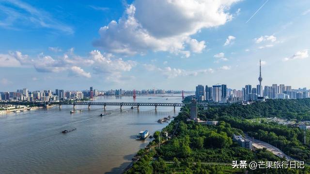 湖北省会武汉，不愧为中部最大的城市，魅力直追重庆