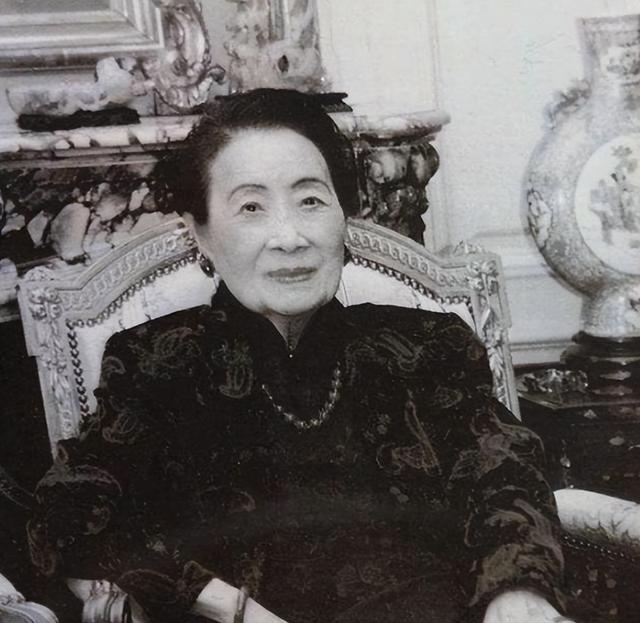 宋美龄贴身护士透露：她晚年在美国时，经常嘟囔“没有铜钿”