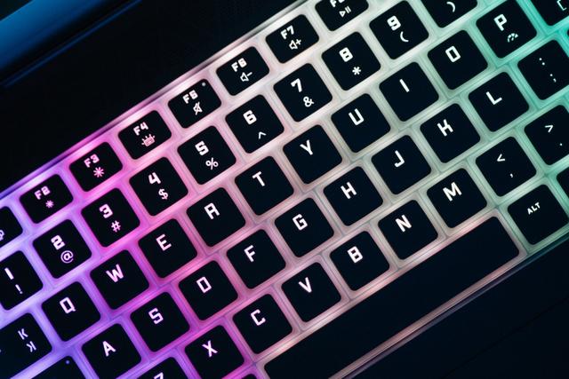 OMEN暗影精灵MAX评测：颜值很高，性能很猛