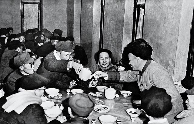 毛主席一生不进故宫，终生再未回延安？周总理的一句话道出实情！