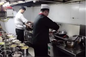 为何欧美人都不炒菜，只有中国有？美国教授：中国活在原始时代！图片