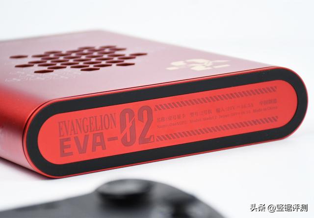 国产“便携式”显卡上手简评：搭载AMD 7800M独显，丰富接口设计
