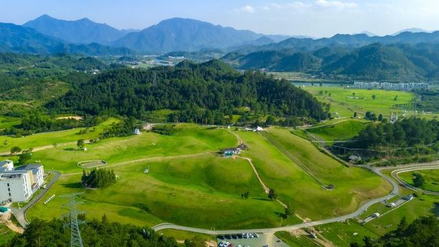 包个村子避暑去⑧“双塔”奇兵：山不在高，有“湾”则名
