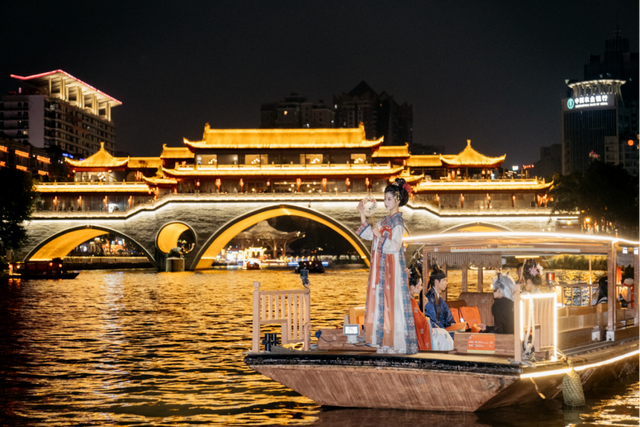 月满锦江夜未央 夜游锦江双节文化盛典点亮蓉城夜色