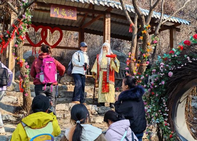 元旦裂谷江湖行，银票好礼兑不停！熊耳山NPC沉浸式互动演艺等你来闯！