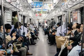 东京电车「最拥挤路线」TOP10，这些满员电车你都挤过吗？图片