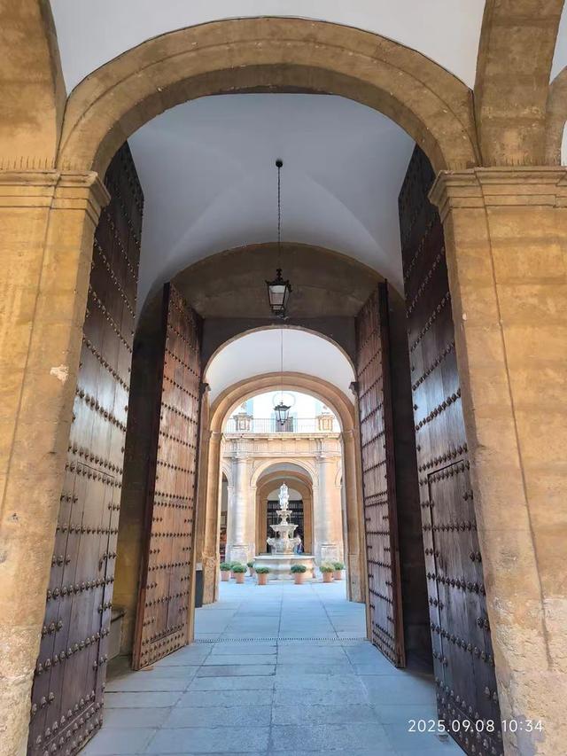 参观塞维利亚大学