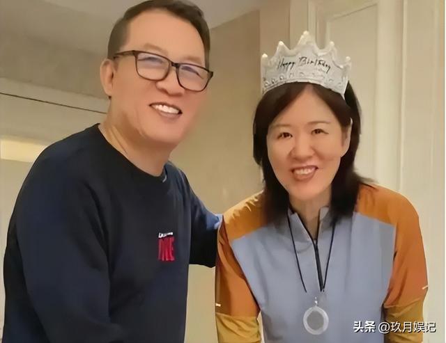 从“铁榔头”到“整容狂魔”，64岁郎平大变样，差一点都认不出来