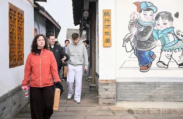 跟着国际主播网红游绵竹，绵竹这次火到全世界了！