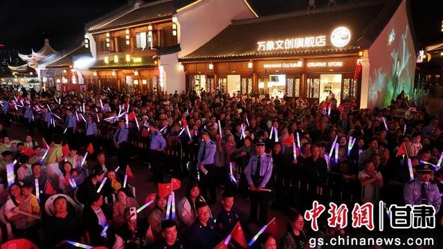 武都：国庆假期夜经济升温