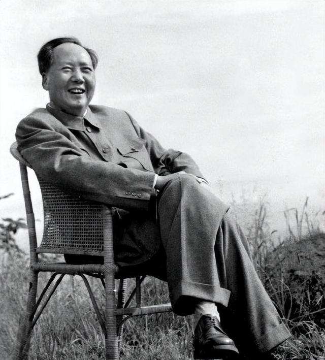 伟人去世十年后的1986年，薄一波预言：以后毛主席的地位还会更高