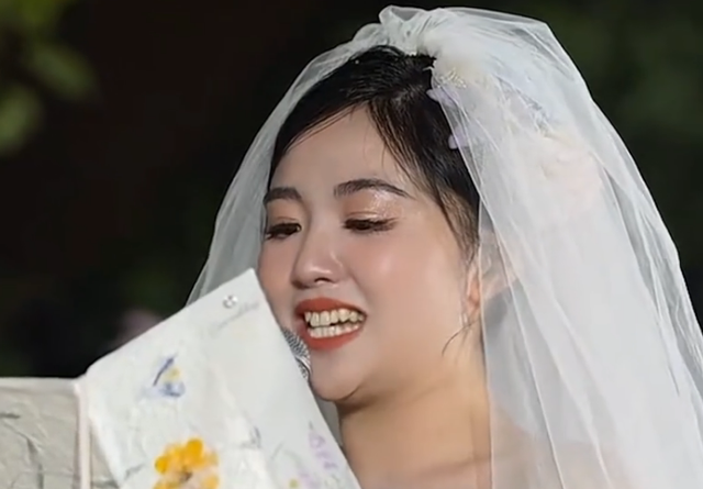 金龟子女儿宣告二胎流产2天，令人恶心一幕上演，朱媛媛也被牵连