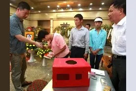 白事随礼别瞎给！这3个规矩不懂，容易得罪人还丢面子！图片