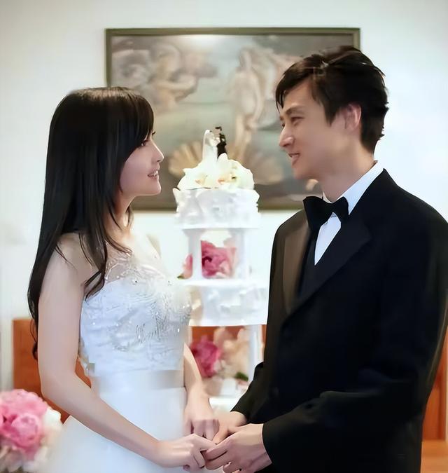 被戴8次绿帽子，后又捉奸在床，这就是我们“玉女”守卫的爱情？