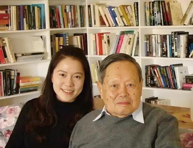 事实证明，49岁无儿无女的翁帆，早被杨振宁安排好了退路
