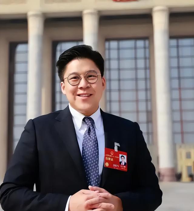 不装了！结婚10年后，章泽天彻底跟刘强东翻脸，郭晶晶当初没说错