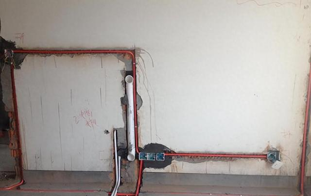 去了浙江才发现，电线早已不埋墙里了！瞧人家这么设计	，真是先进