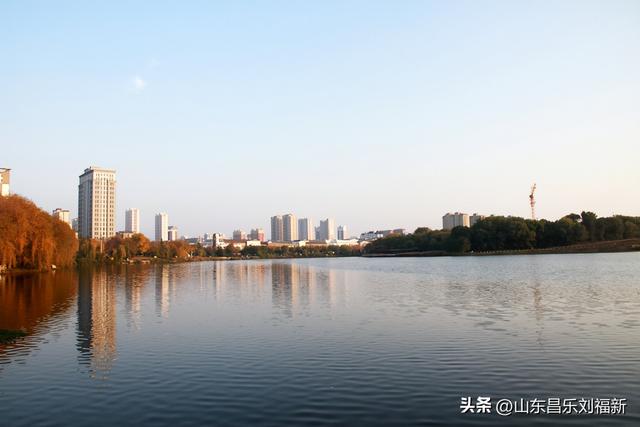 我在昌乐西湖公园拍到的游客