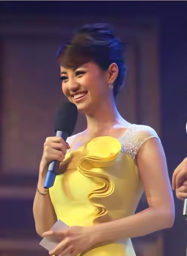 她和撒贝宁同居多年，却转身投入富豪怀抱，没想到现在竟沦落至此