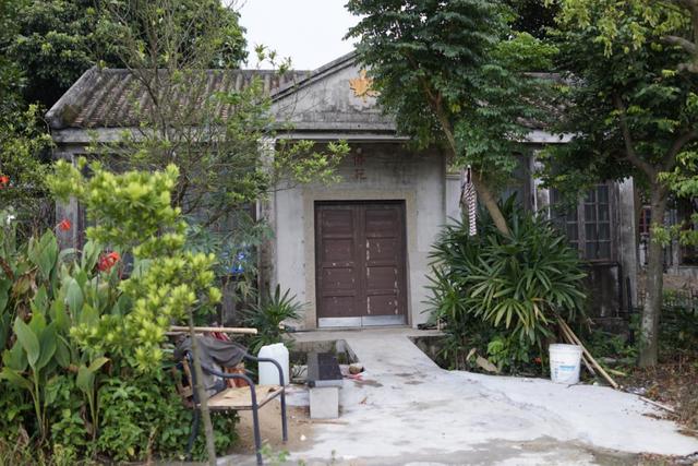 广东开平无人村，村民斥巨资盖豪宅后，全村移民加拿大，70年未归