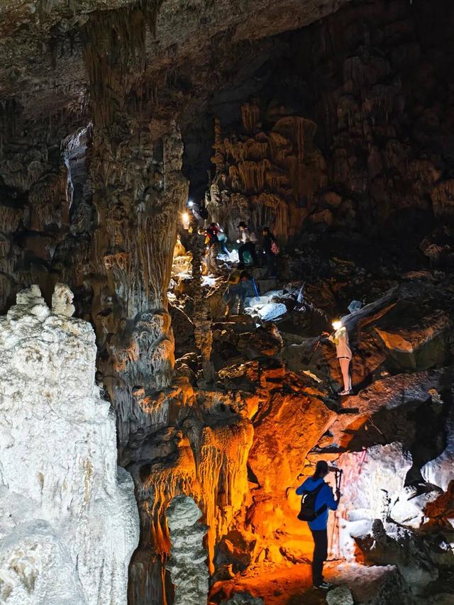 “迎文化旅游大会·赴天坑之约”徒步广西（百色乐业站）活动圆满收官