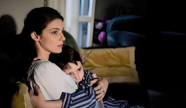 心理学家发现：不讲究吃穿、不爱撩妹的男人，有着同一类母亲