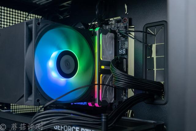 或是50系高端显卡中值得入手的一款、影驰RTX 5070 Ti星曜NOX OC显卡