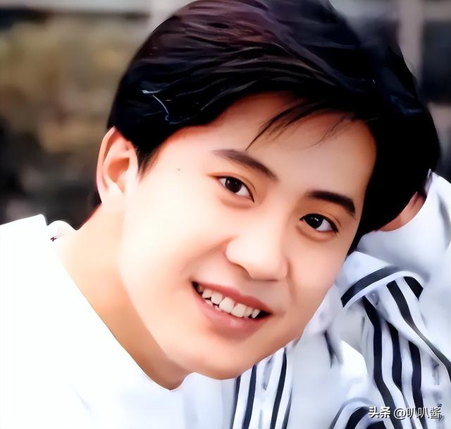 他8次上春晚	，作死被捕入狱，如今56岁无人问津，沦落到四处走穴