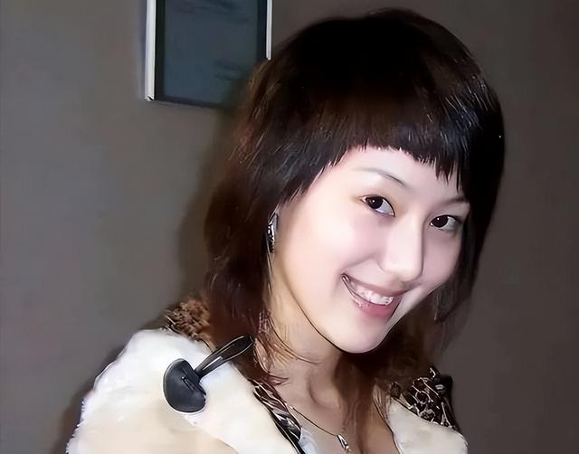 被央视“开除”， 私生活混乱，用陪睡上位，她身上哪个标签是真的