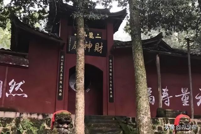 在夹关古镇见世面了，寻景尝鲜还能赶场！