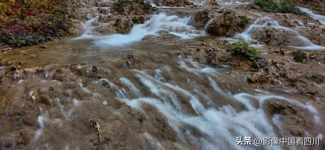 四川牟尼沟：扎嘎瀑布引客来