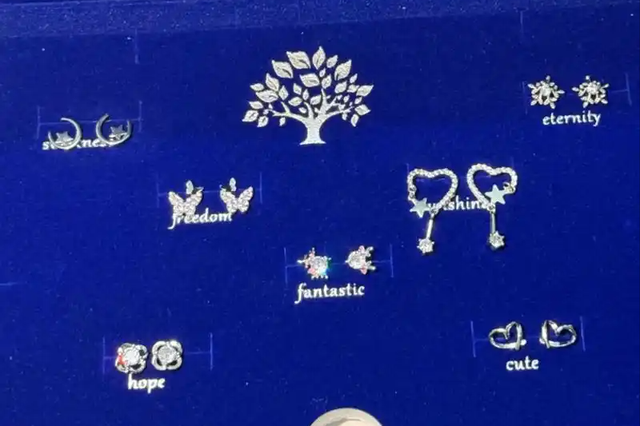 镉超标9000倍！廉价合金饰品成“美丽陷阱”，你的首饰安全吗？