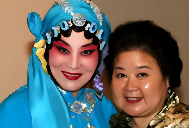 吃里爬外，永不回国？她带领30名演员选择留美，如今年过花甲归来