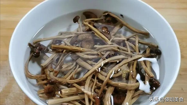 大量上市！含18种氨基酸，吃山药不如吃它，随手一炒，比肉还鲜！