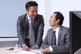 在单位里,永远不要向领导汇报这4件事!图片