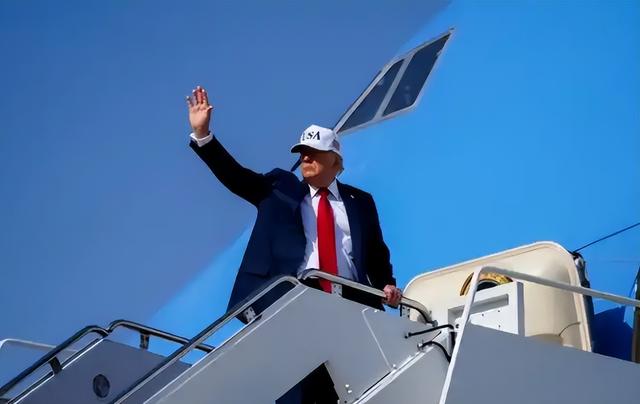 中美釜山没谈芯片，英伟达CEO力挺对华出口，美国内部吵成一锅粥