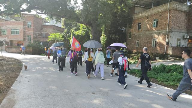 梅县区户外运动协会今在水彩时夏成立，梅州及会昌300名徒友参加