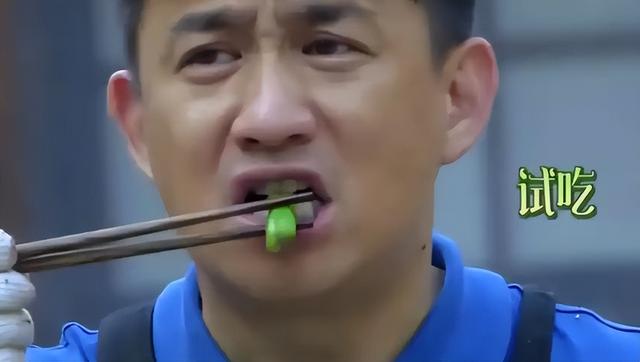 55岁黄磊还能活多久？睡前戴呼吸机，每天一把药，曾被曝有心脏病