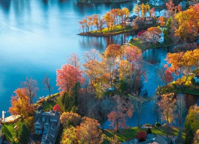 静谧山湖，最美秋色