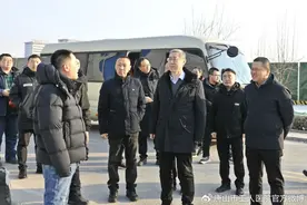 唐山市工人医院院长曹凤宏带队开展春节前安全检查，筑牢安全防线图片