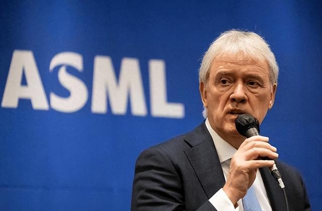 哈工大EUV光刻机突破！新加坡学者：只要成功，芯片战就会结束