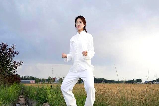 练八段锦别只记动作！5个秘诀，新手也能练出真效果