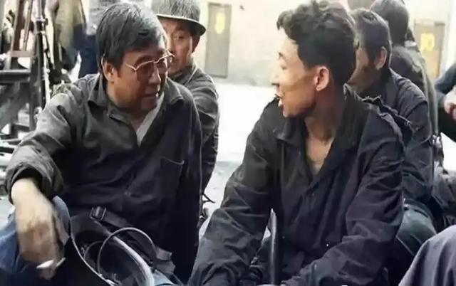 他只活了42岁	，一生妻离子散，兄弟反目，却被数亿人奉为精神导师