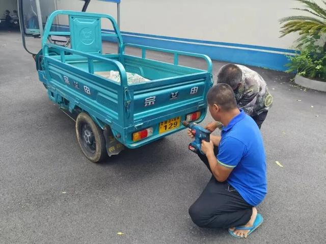 55岁以上车主笑了！不用驾照	，这4种电动车就能上路，车主放心骑